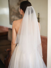 1pc Women Solid Layered Romantic Style Bridal Veil With Hair Comb