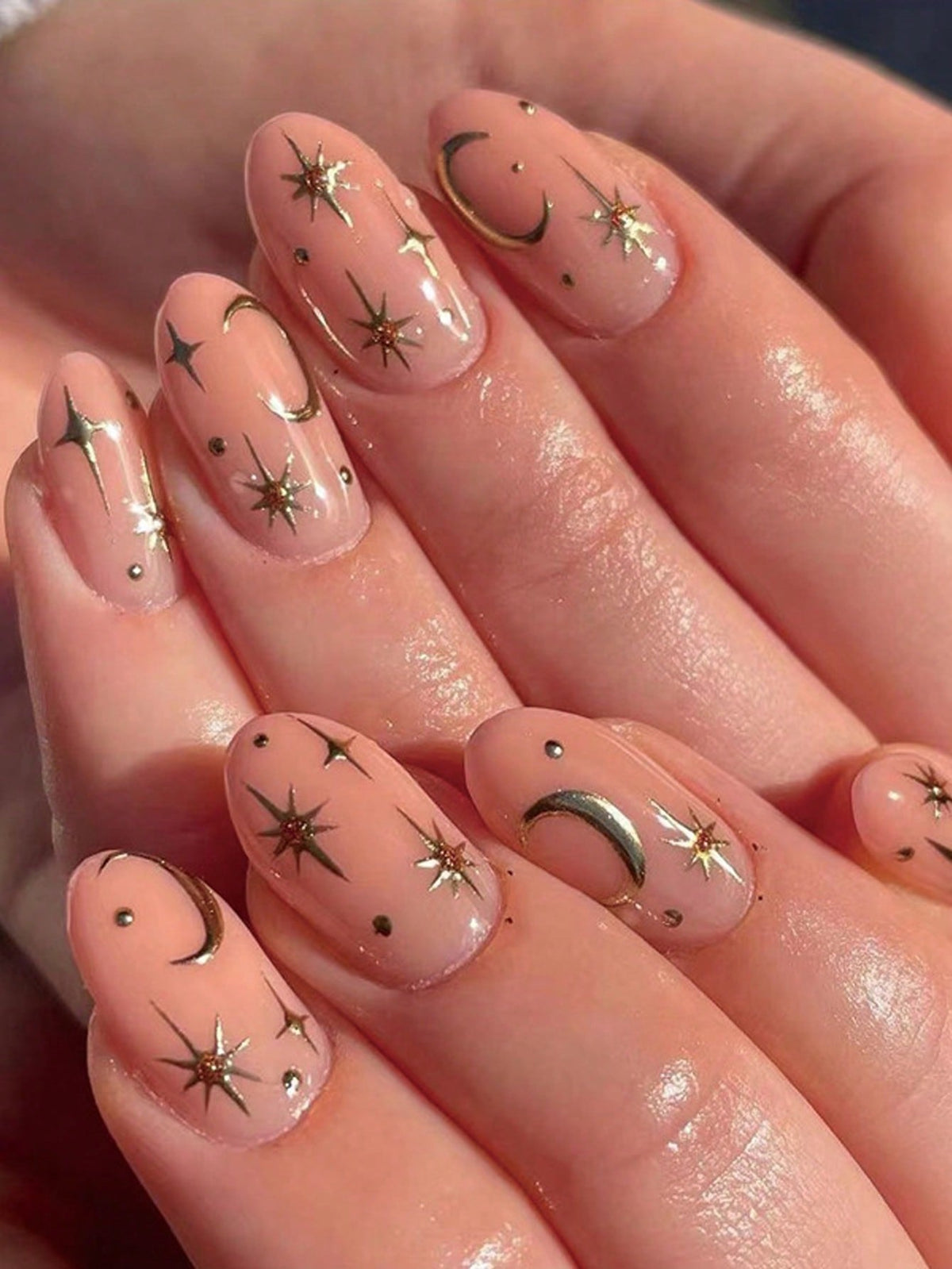 24pcs Gold Metallic Moon & Star Pattern Short Almond Press On Nails