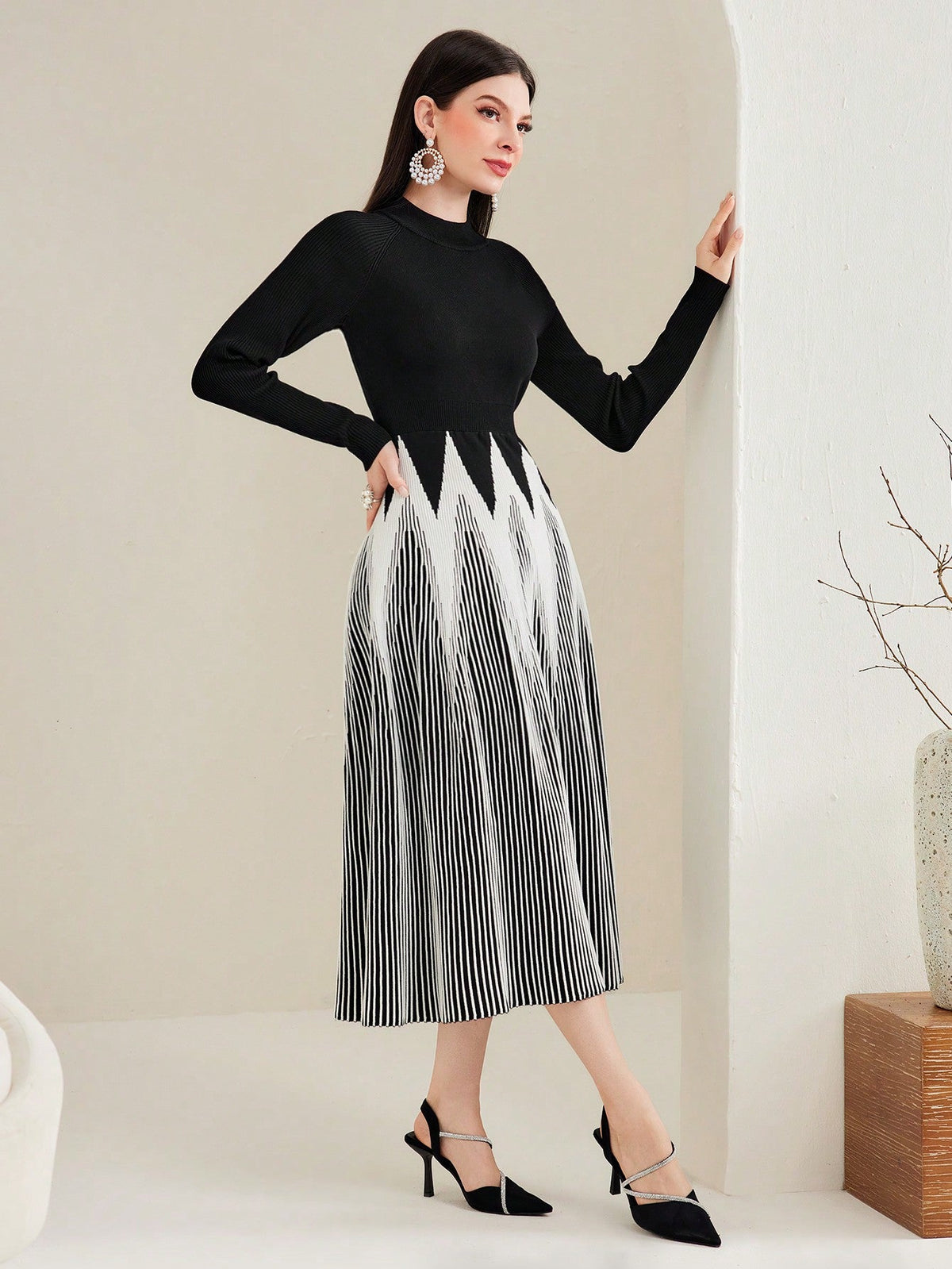 Women's Fashionable Colorblock Sweater Dress With Waistline Design